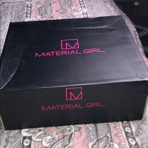 MATERIAL GIRL BRAND NEW BOW SHOES - Picture 4 of 7